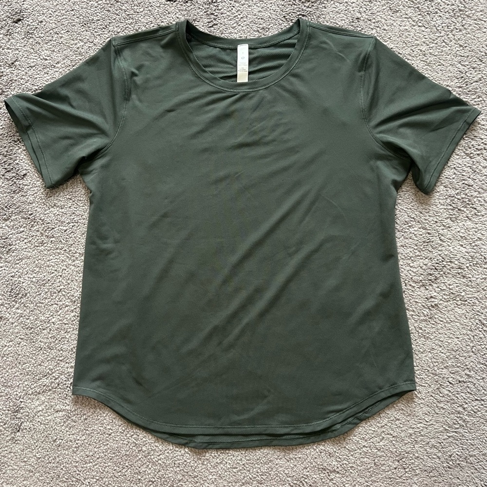 Lululemon Lightweight Training Short-Sleeve Shirt Size 8